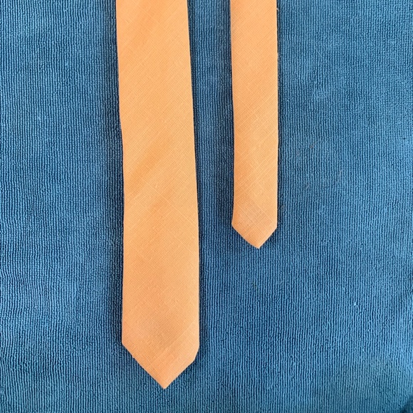 Pastel Peach Skinny Tie (Linen) LIKE NEW! - Picture 3 of 4